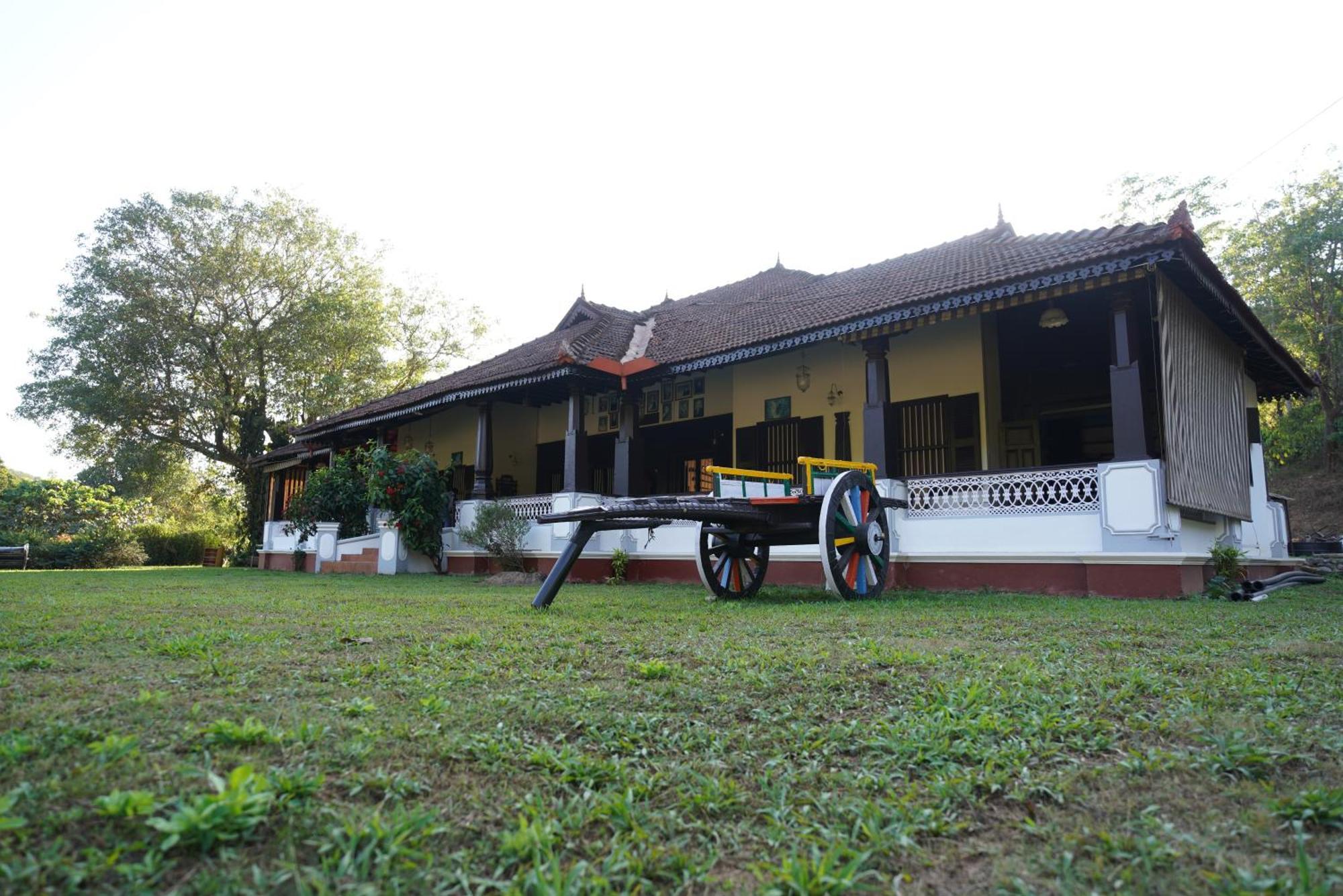 Highland Estate Hotel Sakleshpur Bagian luar foto